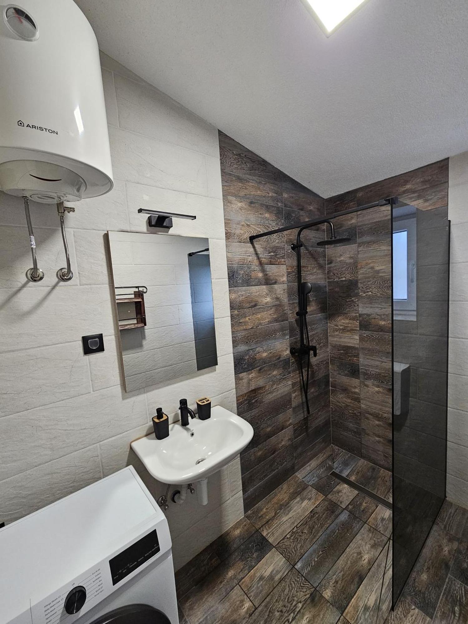Apartmani 1 Pinezici Екстер'єр фото