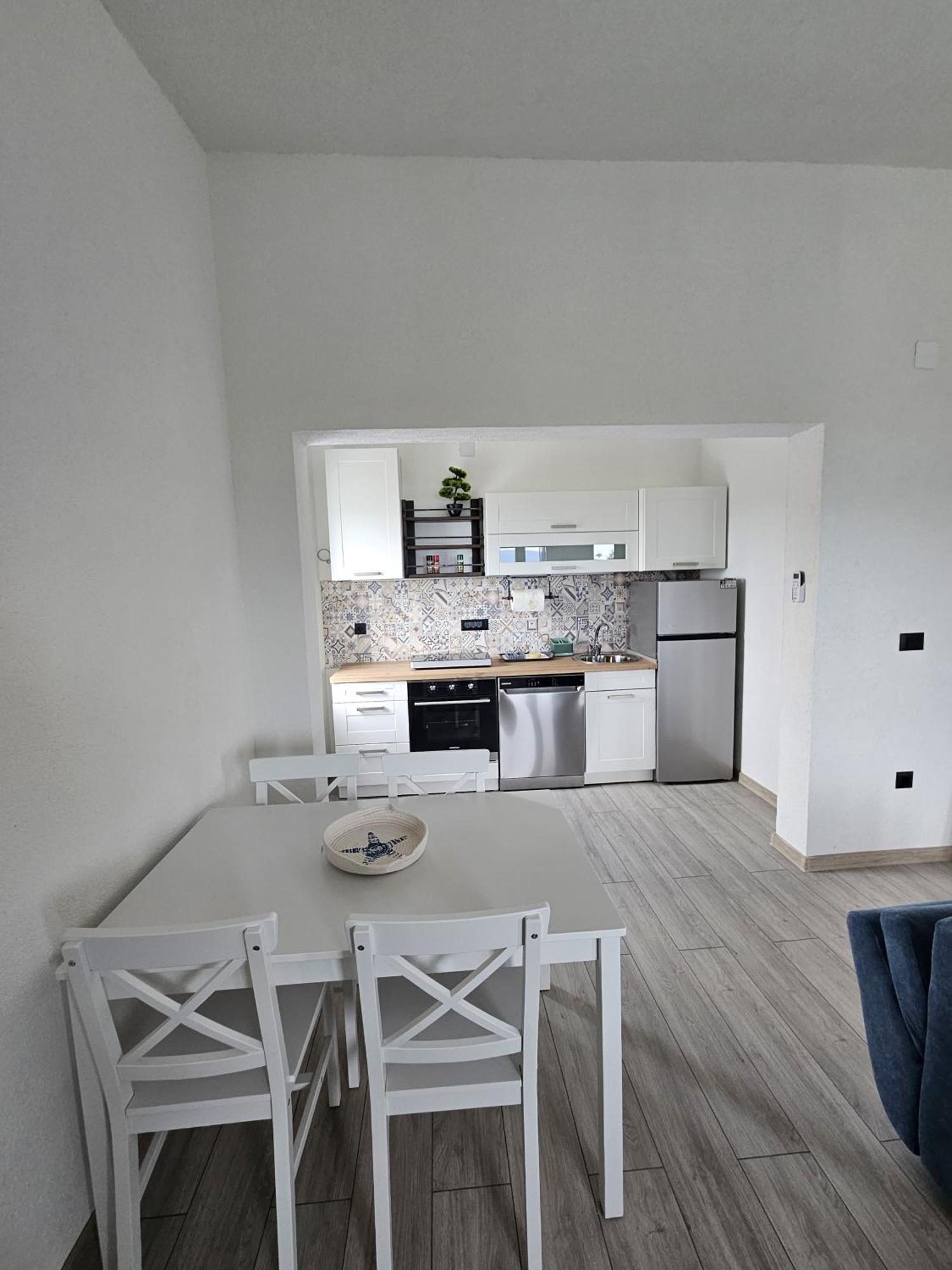 Apartmani 1 Pinezici Екстер'єр фото